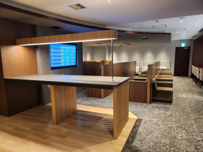 Credit Card Holder Lounge
