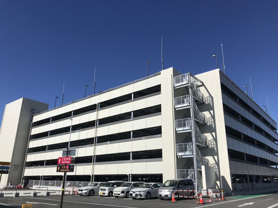 Itami Airport Parking Building