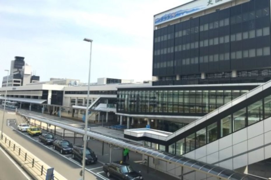 Itami Airport Taxi Stand