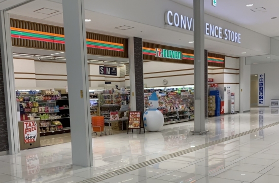 7-Eleven @ KIX